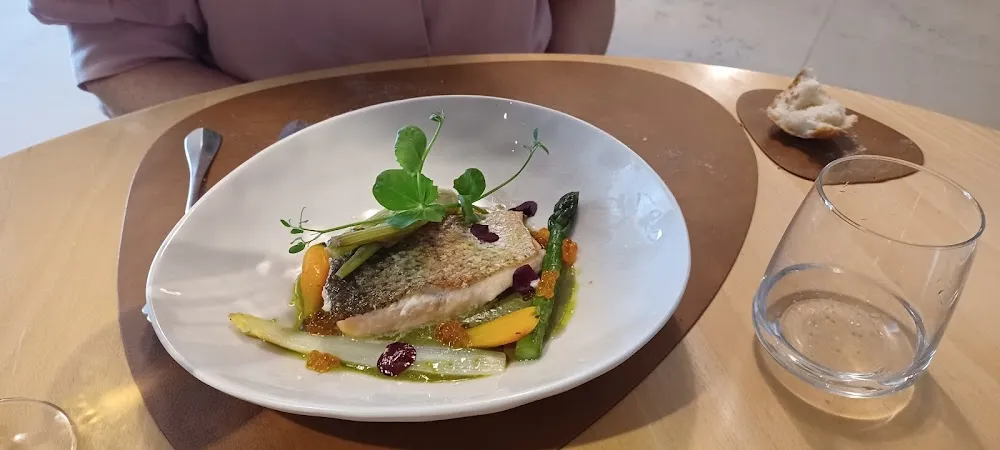 Pavé de Truite Oseille Et Fenouil Confit